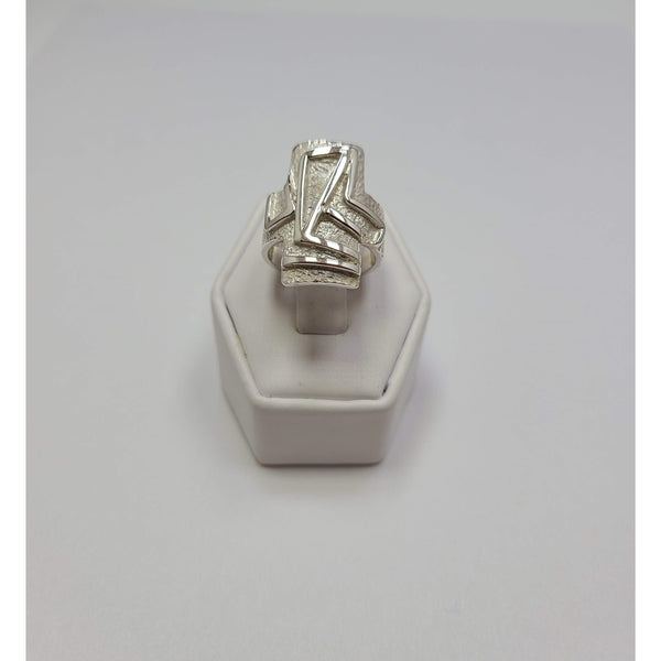 High polish triangle Ring